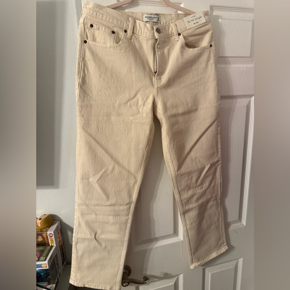 Abercrombie and fitch mid rise straight leg jeans NTW